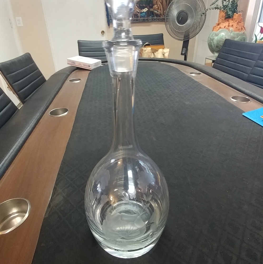 Crystal Clear Glass Decanter & Stopper